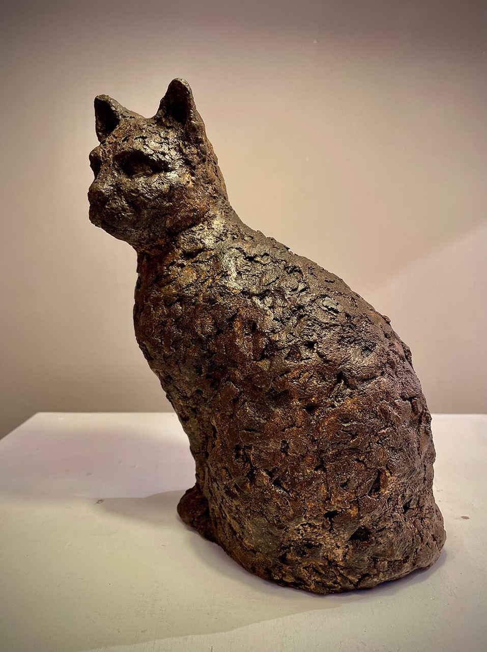 Oliver — stoneware ceramic cat with oxide patina